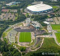 Schalke 04 started plans to build a new football ground stadium in 1996. Fc Schalke 04 On Twitter We Re Mixing Old And New Today As We Train At Our Former Stadium In The Shadow Of The Wonderful Veltinsarena S04 Https T Co Cx20ewudxj