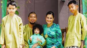 How can i contact marcell siahaan's management team or agent details, and how do i get in touch directly? Soal Agama Marcell Siahaan Beri Kebebasan Anak Untuk Memilih Sendiri