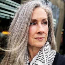 Suzanne Graff's Instagram, Twitter & Facebook