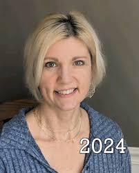 I started the Soap Challenge Club in 2013 as a fun way for soapmakers from  all over the world to come together and learn cold process techniques every  month. We started with 121 members working