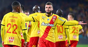 Alle aktuellen news von lens, spielplan, kader & liveticker! Rc Lens Troyes The 3 Heroes Of The Sang Et Or Walk Archyworldys