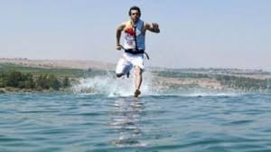 Create Meme Dilii Dilii Running On Water Runs On The Water Pictures Meme Arsenal Com