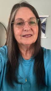 Bring back the 90s cut wig permanently