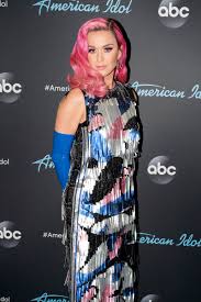 First, selena gomez debuted purple locks and now katy perry has gone blue! Katy Perry Wears Pucci Onstage On American Idol Vogue