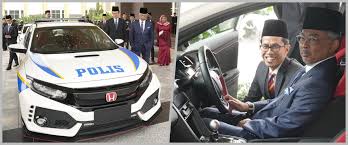 You can also compare the honda civic type r against its rivals in malaysia. Honda Malaysia Menghadiahkan Civic Type R Kepada Yang Di Pertuan Agong Sempena Hari Keputeraan Gempak