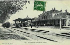 La Gare Et Le Petit Train Hier A Samoens Samoens Gare Haute Savoie