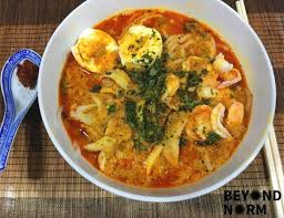 The Nyonya Laksa Has A Combination Of Both Malay And Chinese Influence Which Results In This Delicious Peranakan Dish Check Laksa Recipe Nyonya Food Laksa