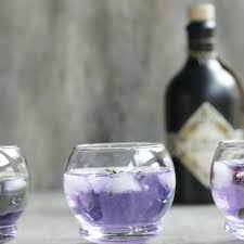 The Illusionist Dry Gin So Schmeckt S Am Gin Blaue Getranke Getranke