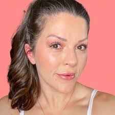 Michelle Eldridge's Instagram, Twitter & Facebook