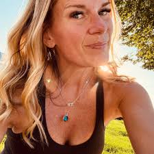 what country? yes cross the ankles... more yes to more safely position that  mattress... most yes to also carry the rifle