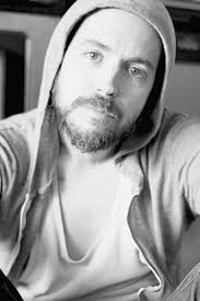 Reparto de Looped (serie 2016). Creada por Todd Kauffman, Mark Thornton