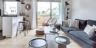 1.3.5 utilisez une table basse ou un pouf. Avant Apres Un Studio Vieillissant Metamorphose En Appartement Dans L Air Du Temps Marie Claire