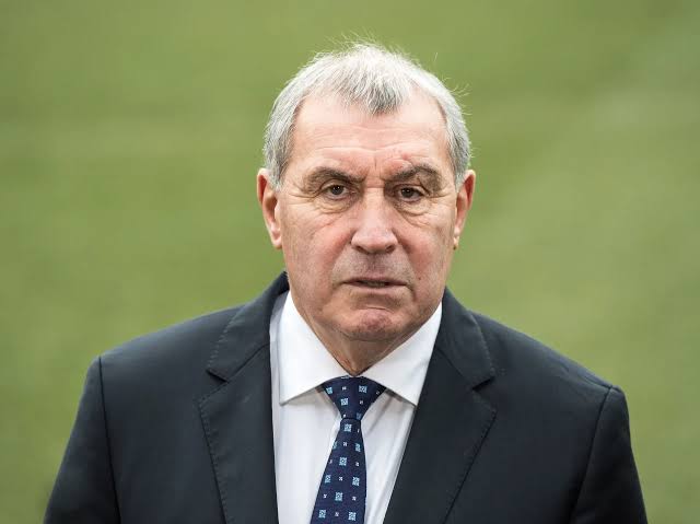 Peter Shilton sobre Maradona: "Em nenhum momento admitiu a batota, ou que  gostaria de pedir desculpa. Usou a expressão 'mão de Deus'" - Tribuna