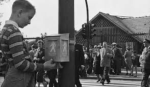 Maybe you would like to learn more about one of these? Siapa Penemu Lampu Lalu Lintas Pada Tahun 1923 Berbagai Tahun