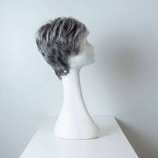 Anche senza la zazzera scapigliata e una lunga barba incolta, infatti, . Parrucca Capelli Sintetici Corti Colorati Nero Grigio Donna Retro Leoni Zazzera Leoni Zazzera