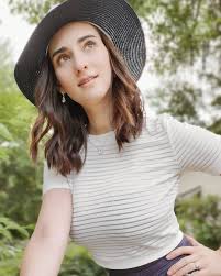 Abigail Shapiro - Free pics, galleries & more at Babepedia