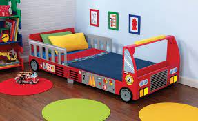 Since he has a passion for cars a firetruck bed was just the thing.rosandra describes the bed makeover: Feuerwehrauto Bett Brycus