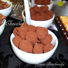 Comment réaliser cette recette de truffes au chocolat pour enfants. Recette De Truffes Fondantes Au Chocolat Et Cacao Le Monde Culinaire De Samia Bouchenafa