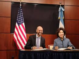 Tenía una responsabilidad muy importante, como lo es una cartera nacional, pero sin embargo. Mas Conectividad Argentina Estados Unidos Dietrich Ministro De Transporte Elaine Chao Secretaria De Transporte De Estados Unidos Aviacion En Argentina