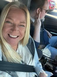 Guys 🤯 like look at how SMOOTH you can tell my skin is in the picture! Now  if I could somehow get yall to feel it that would be amazing! 😅🤣 this