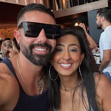 Guess why we are smiling ??? Because a coffee party means we get to be in  bed by 8pm. Right @pritimalik ? 🤣❤️ 💤 Join us next time ! @sagabyimagine