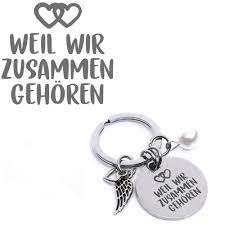 Partner Schlusselanhanger Mit Gravur Spruch Und Flugel Weil Wir Zusammengehoren Silber Gunstig Online Kaufen Himmelsflusterer De