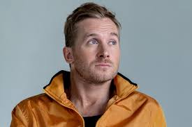 Ein schwereloser Held