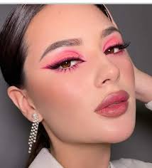 Design & Style." Isela "