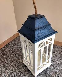 Dekoratif Fener Yazlik Sezonu Acildiysa Evimizi Ve Balkonlarimizi Susleyecek Fenerlerde Hazir Ahsap Boyama Fener Lanterns Decor Wooden Lanterns Diy Lanterns
