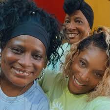 Cardi B와 Stefon Diggs의 새로운 아기를 환영한 것을 축하합니다🙏🏽❤️💯