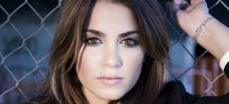 Nikki Reed ngandhut?