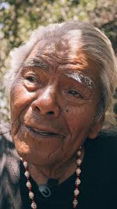 Este es el sabio yaqui Tata Kachora, de 110 años, de quien se dice que es  el verdadero Don Juan Matus de los libros de Carlos Castaneda., A  principios de los años sesenta, Carlos Castaneda, un ...