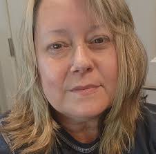 Cozy spots with good coffee and reliable wifi near me?