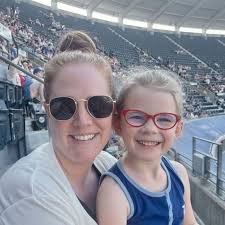 Kelli Long and Tony Tran's Wedding Website