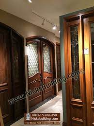 Wood Door Show Room Solidmahoganyexteriordoors Doorswithventingsidelights Doorswithopeningsidelights Sideli Arched Doors Wood Doors Interior Door Suppliers