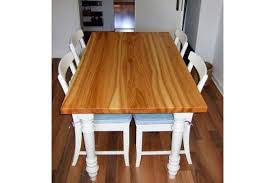 Die tischplatte erhält durch das teakgraue, weiß gekälkte finish einen besonders nostalgischen charme. Ihr Esstisch Nach Mass Gefertigt Und Aus Hochwertigem Massivholz Jetzt Konfigurieren Bestellen