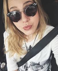 Tv actress who played babi in the 19th season of malhação in 2011 and the tv series crazy to them in 2013. Marcella Rica Facebook