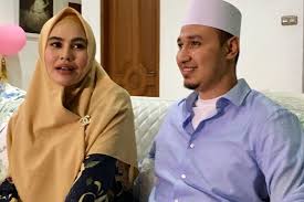 How much of kartika putri's work have you seen? Perdana Kartika Putri Ungkap Wajah Bayinya Halaman All Kompas Com
