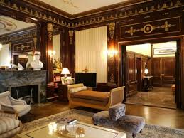 Dining room with fj hakimian aubusson rug attributed to maison jansen, located in an edwin lutyens style long island estate. Maison Jansen Cuando El Lujo Asiatico En Decoracion Era Frances
