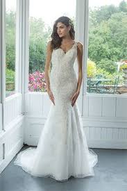 The sweetheart maternity wedding dresses has an neckline that resembles a heart, thus the name sweetheart. Flirty And Fun Wedding Dresses Sweetheart Gowns