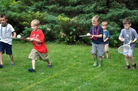 Muchas (la mayoría) tienen aspectos mejorables, en particular aquellas en lugares públicos que se enfrentan al uso rudo (y a… Juegos Para Ninos Al Aire Libre Juegos Equilibrio Ideas Juegos Para Ninos Al Aire Libre Juegos Para Ninos Actividades Deportivas Para Ninos