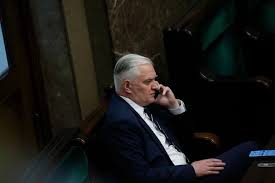 Od lat działa w branży medycznej, więc teraz jego kontakty dają dostęp do kilkuset. Ziemowit Gowin Rapuje Przeciwko Pis Syn Jaroslawa Gowina Na Youtube O Czym Rapuje Syn Gowina Wideo I Tekst Rap Syna Gowina 7 06 2020 Dzienniklodzki Pl