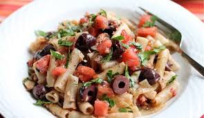 Cattelan ha messo subito in chiaro le cose: Ricetta Pasta Con Tonno E Olive Le Ricette Di Buonissimo