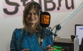 Als je dan toch eens een wilde nacht beleeft, dan kan het maar beter ineens stevig zijn! Studio Brussel Presentatrice Eva De Roo Openhartig Over Betreurde Christophe Lambrecht Het Was Mijn Eigen Schuld Nieuws365