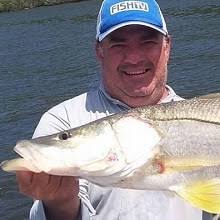 ANDRÉ SALERNO: experiente guia de pesca em Bertioga