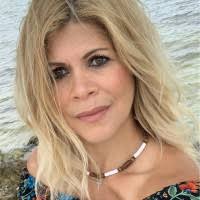 Lola Calhoun's Instagram, Twitter & Facebook