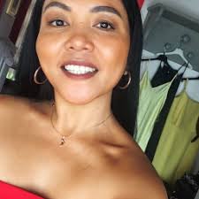 A Bride Secretly Brings a Wedding Dress to Her Sick Grandma to Share One  Last Moment Together, and Even the Titanic Isn't As Touching As Their Story 