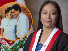 Trabajador del despacho de congresista Rosío Torres es captado apoyando  campaña política de su esposo