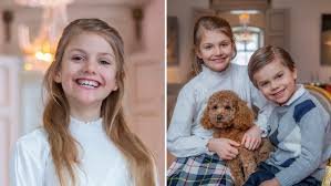 Prinsessans likhet med mamma kronprinsessan victoria är nog slående för alla. Prinsessan Estelles Fodelsedag Fyller Nio Ar