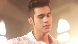 Fabiani Amor A Primera Vista Video Oficial Amor A Primera Vista Letras De Canciones De Amor Canciones De Amor